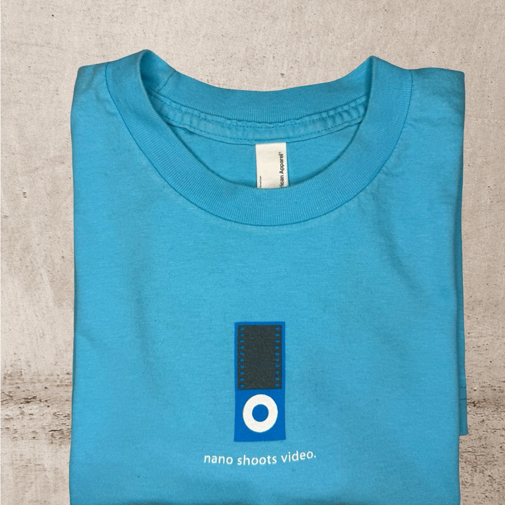 Vintage Apple Store Employee TShirt Ipod Nano